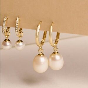 Stone and Strained- Elliptical Pearl Earrings